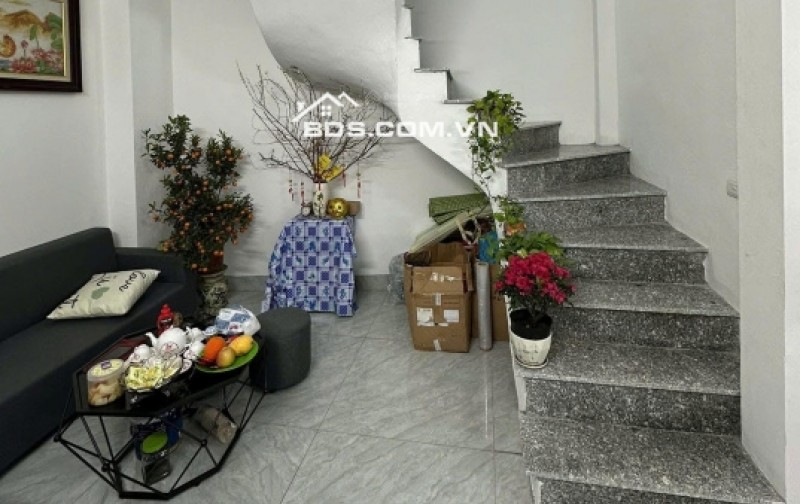 Bán nhà ngõ Bảo Tháp, Nghĩa Đô, Cầu Giấy. 45m2, 4 tầng, 2PN, 2WC. Sổ đỏ chính chủ, giá 11.8 tỷ. LH 0975852161